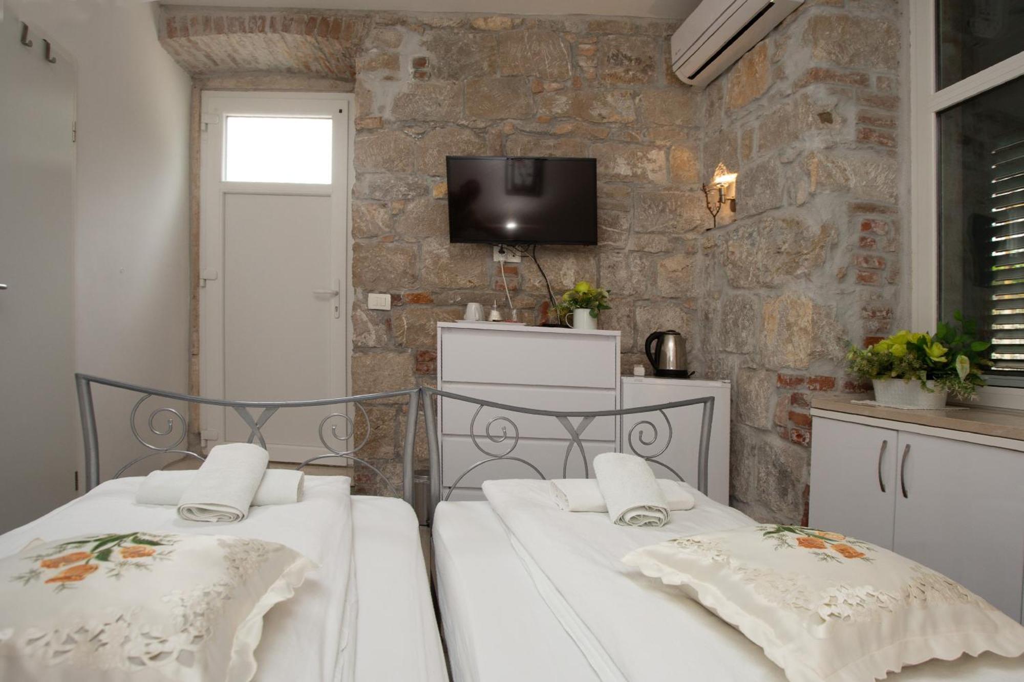Downtown Spalato Private Rooms Exterior photo