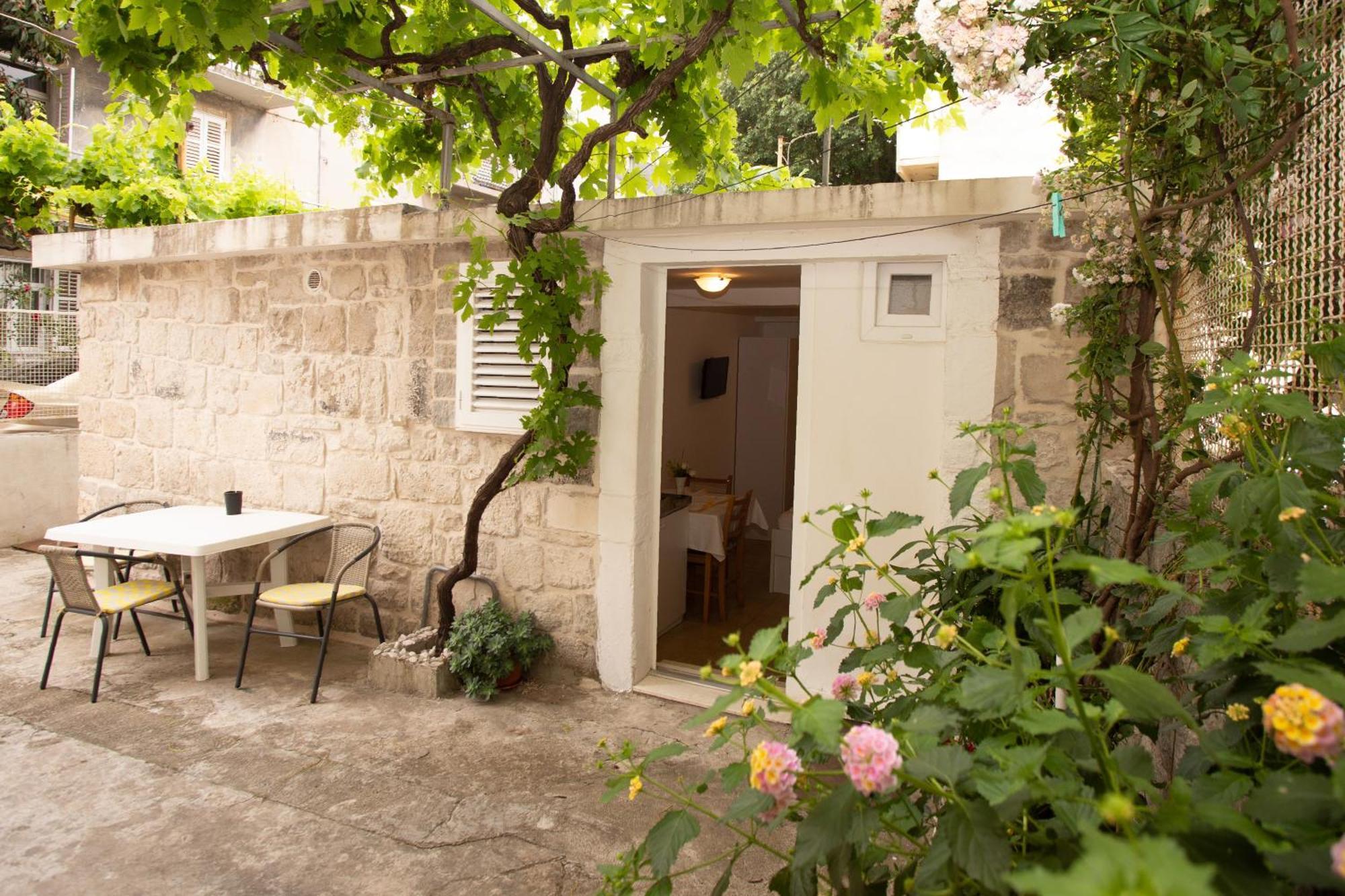 Downtown Spalato Private Rooms Exterior photo